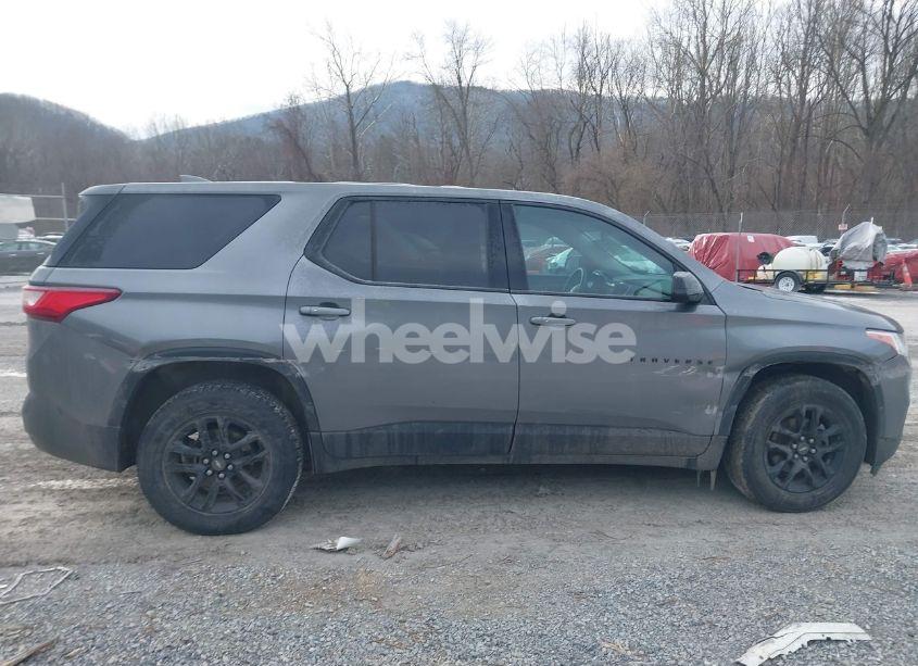 Photo 13 of 2019 Chevrolet Traverse LS (VIN 1GNEVFKW1KJ215838)