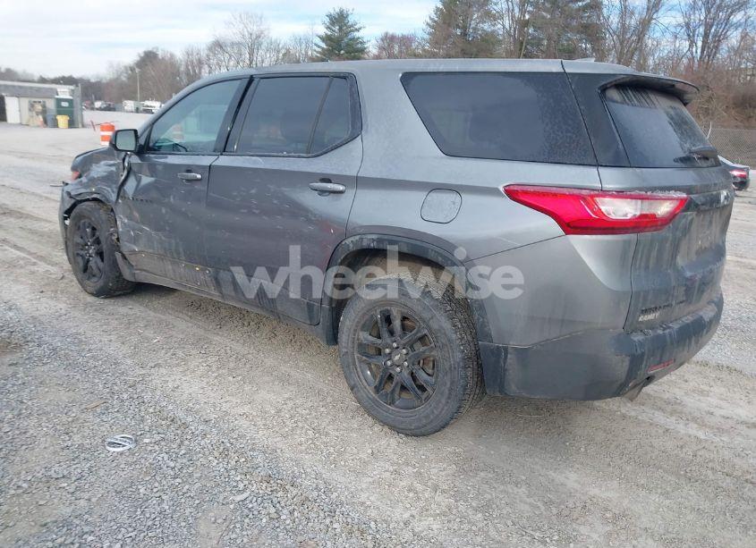 Photo 3 of 2019 Chevrolet Traverse LS (VIN 1GNEVFKW1KJ215838)