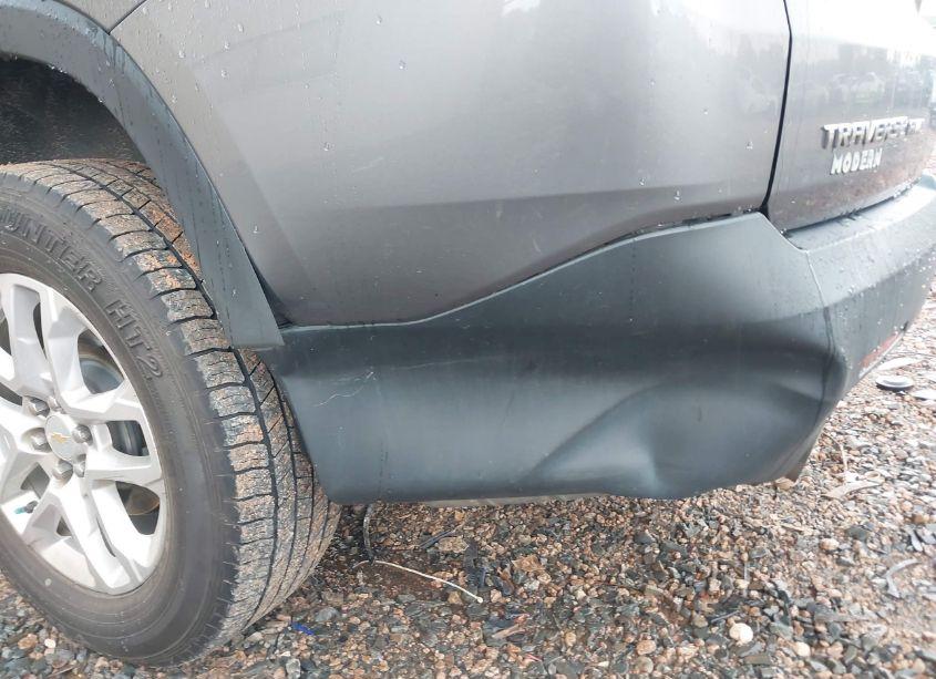 Photo 16 of 2019 Chevrolet Traverse LS (VIN 1GNEVFKW2KJ163247)