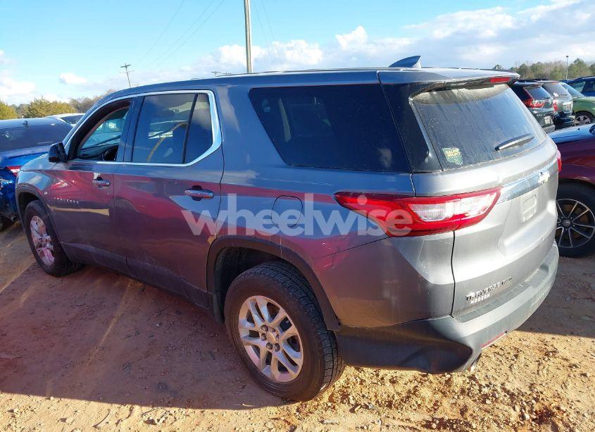 Photo 3 of 2019 Chevrolet Traverse LS (VIN 1GNEVFKW2KJ163247)