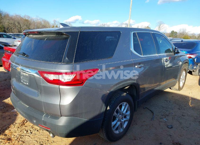 Photo 4 of 2019 Chevrolet Traverse LS (VIN 1GNEVFKW2KJ163247)