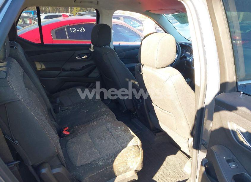 Photo 8 of 2019 Chevrolet Traverse LS (VIN 1GNEVFKW2KJ163247)