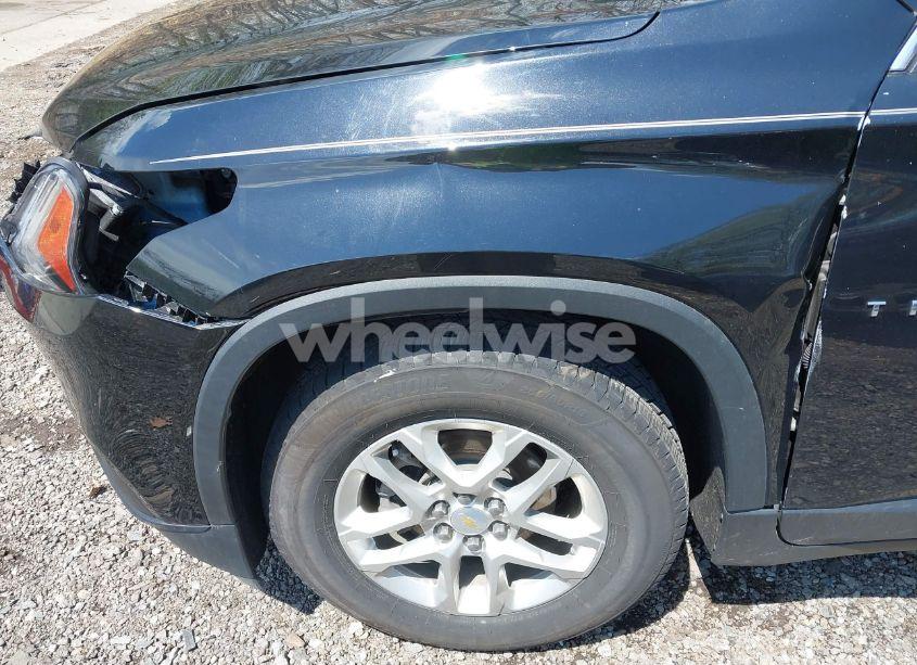 Photo 6 of 2021 Chevrolet Traverse AWD LS (VIN 1GNEVFKW2MJ115220)