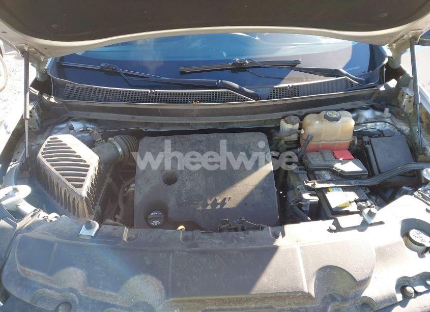 Photo 10 of 2018 Chevrolet Traverse LS (VIN 1GNEVFKW3JJ138694)