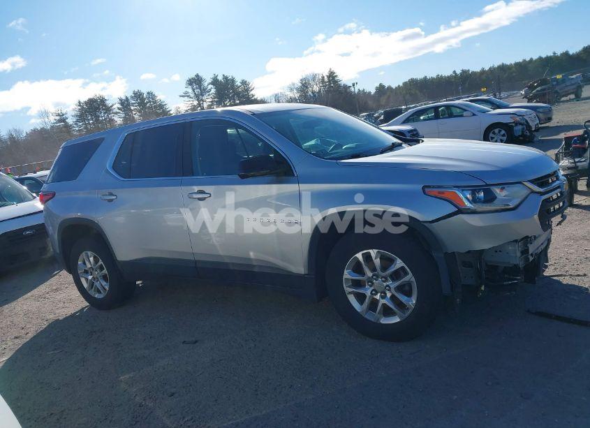 Photo 14 of 2018 Chevrolet Traverse LS (VIN 1GNEVFKW3JJ138694)