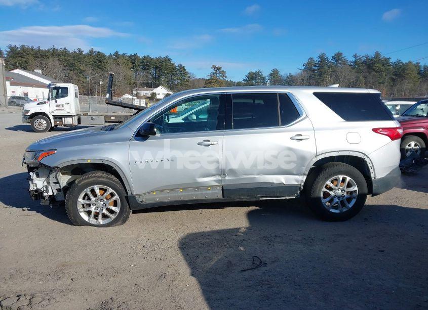 Photo 15 of 2018 Chevrolet Traverse LS (VIN 1GNEVFKW3JJ138694)