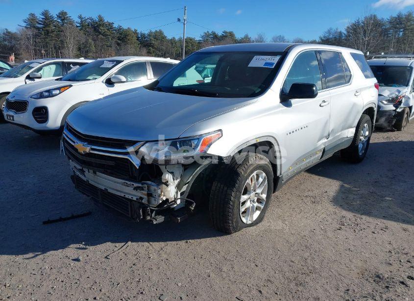 Photo 2 of 2018 Chevrolet Traverse LS (VIN 1GNEVFKW3JJ138694)