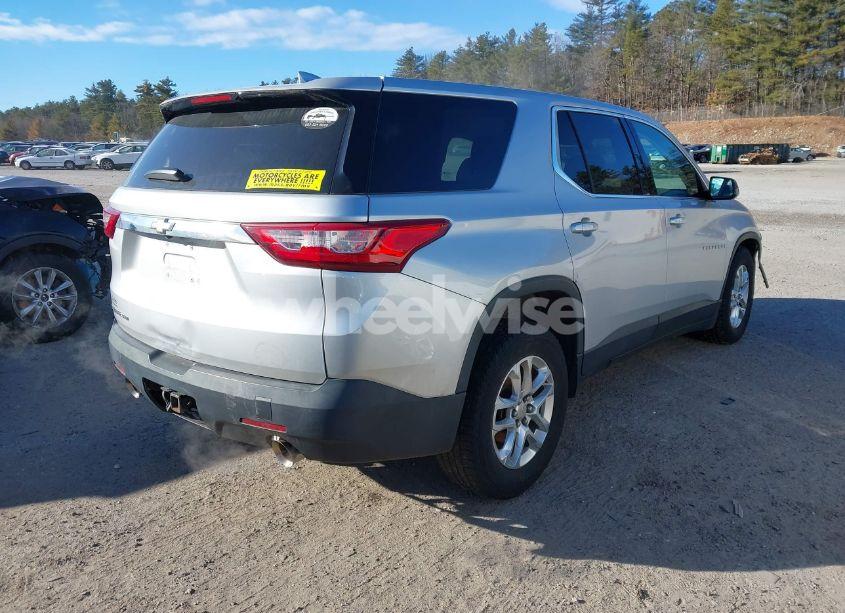 Photo 4 of 2018 Chevrolet Traverse LS (VIN 1GNEVFKW3JJ138694)