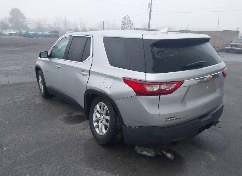 Photo 3 of 2019 Chevrolet Traverse LS (VIN 1GNEVFKW4KJ171186)