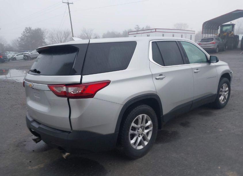 Photo 4 of 2019 Chevrolet Traverse LS (VIN 1GNEVFKW4KJ171186)