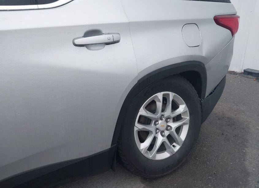 Photo 6 of 2019 Chevrolet Traverse LS (VIN 1GNEVFKW4KJ171186)