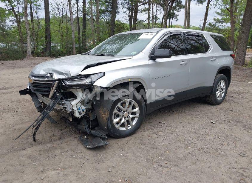 Photo 2 of 2022 Chevrolet Traverse AWD LS (VIN 1GNEVFKW4NJ101305)