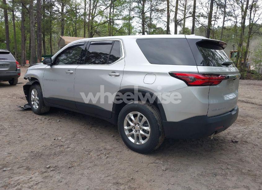 Photo 3 of 2022 Chevrolet Traverse AWD LS (VIN 1GNEVFKW4NJ101305)