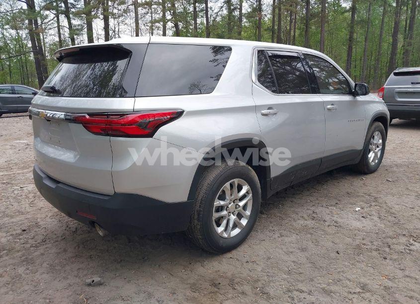 Photo 4 of 2022 Chevrolet Traverse AWD LS (VIN 1GNEVFKW4NJ101305)