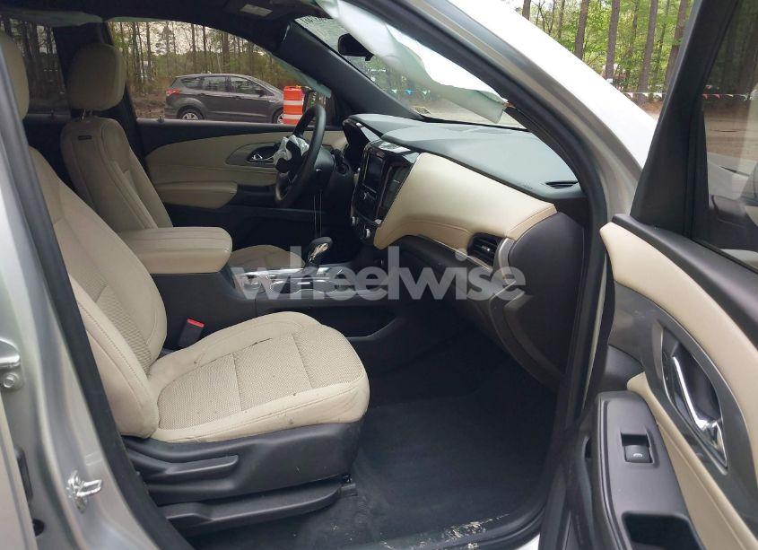 Photo 5 of 2022 Chevrolet Traverse AWD LS (VIN 1GNEVFKW4NJ101305)