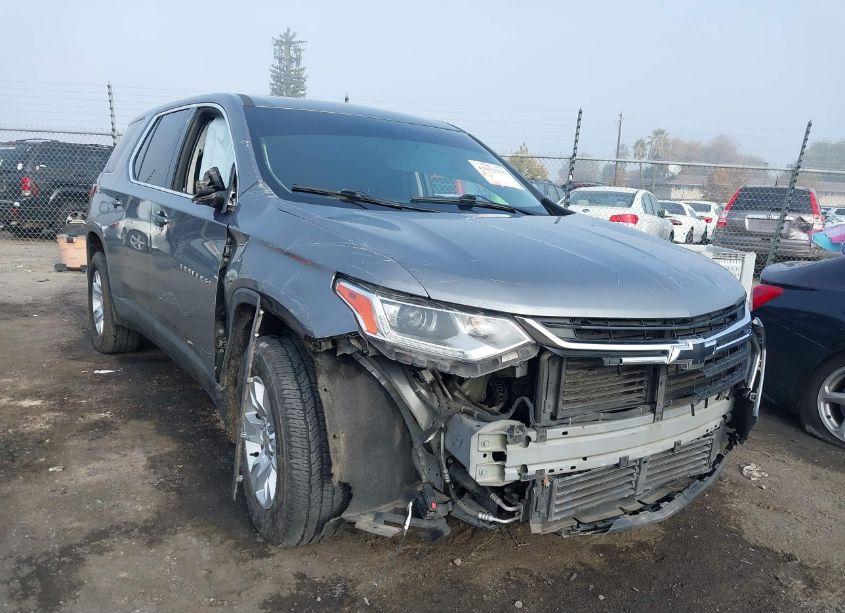 2019 Chevrolet Traverse LS (VIN 1GNEVFKW5KJ257915) main photo