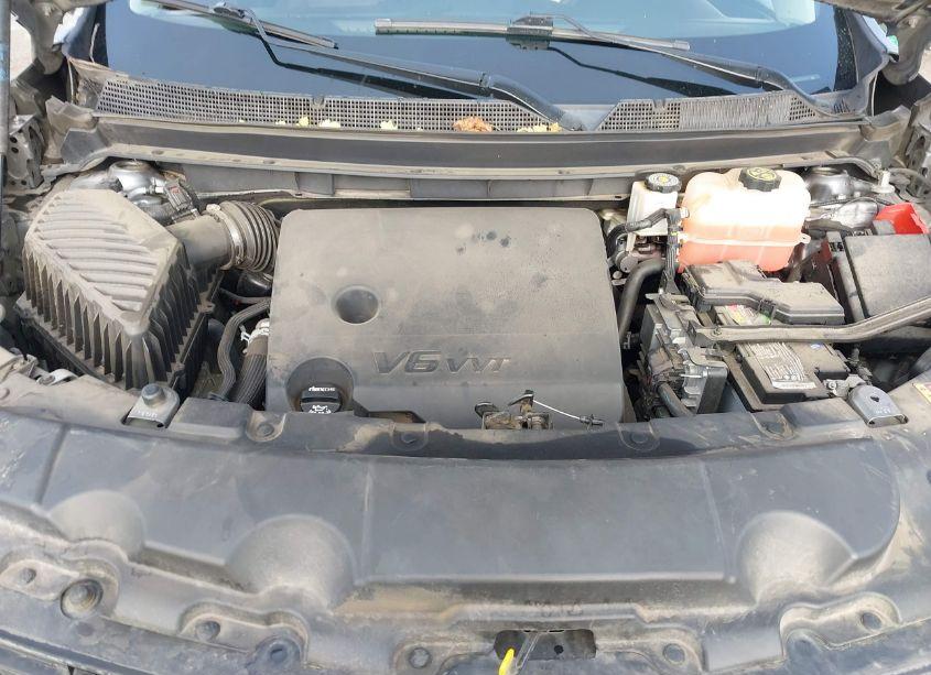 Photo 10 of 2019 Chevrolet Traverse LS (VIN 1GNEVFKW5KJ257915)