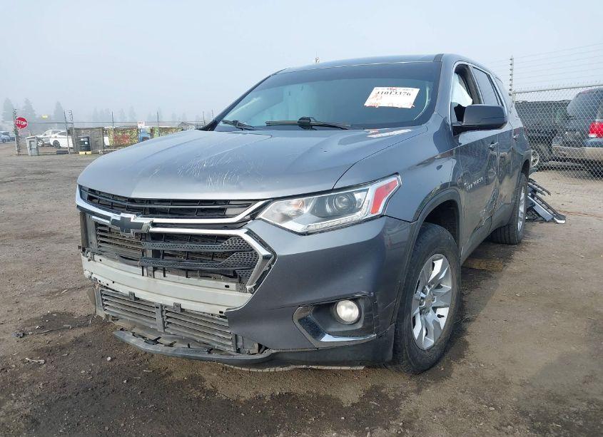 Photo 2 of 2019 Chevrolet Traverse LS (VIN 1GNEVFKW5KJ257915)