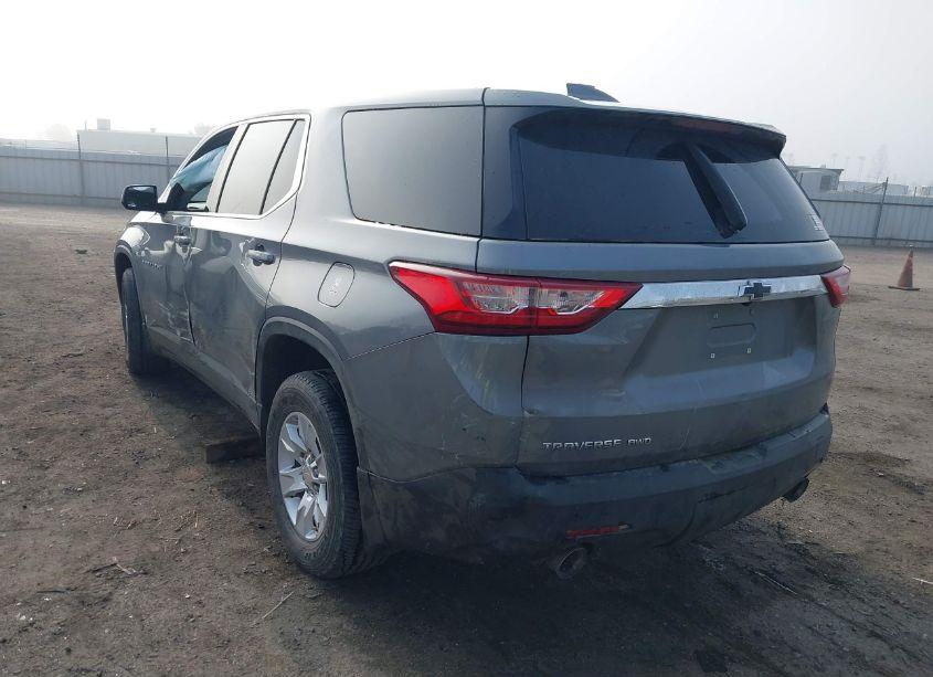 Photo 3 of 2019 Chevrolet Traverse LS (VIN 1GNEVFKW5KJ257915)