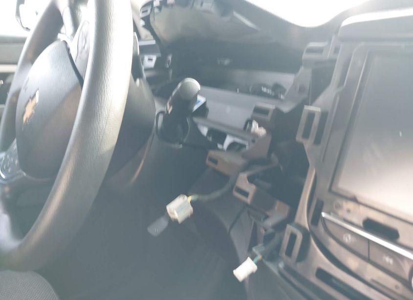 Photo 6 of 2019 Chevrolet Traverse LS (VIN 1GNEVFKW5KJ257915)