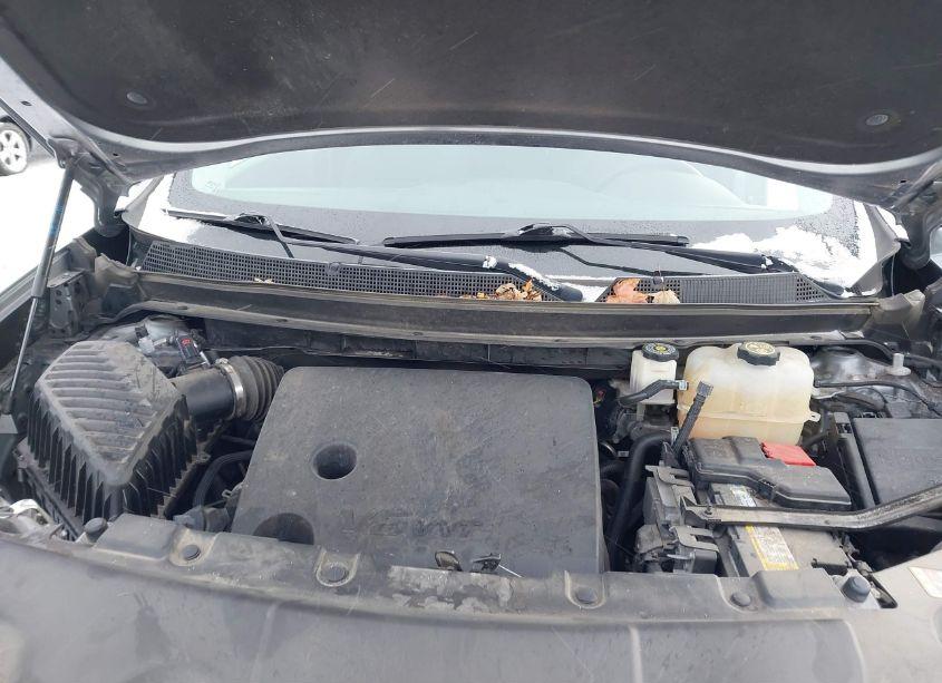 Photo 10 of 2021 Chevrolet Traverse AWD LS (VIN 1GNEVFKW5MJ136398)