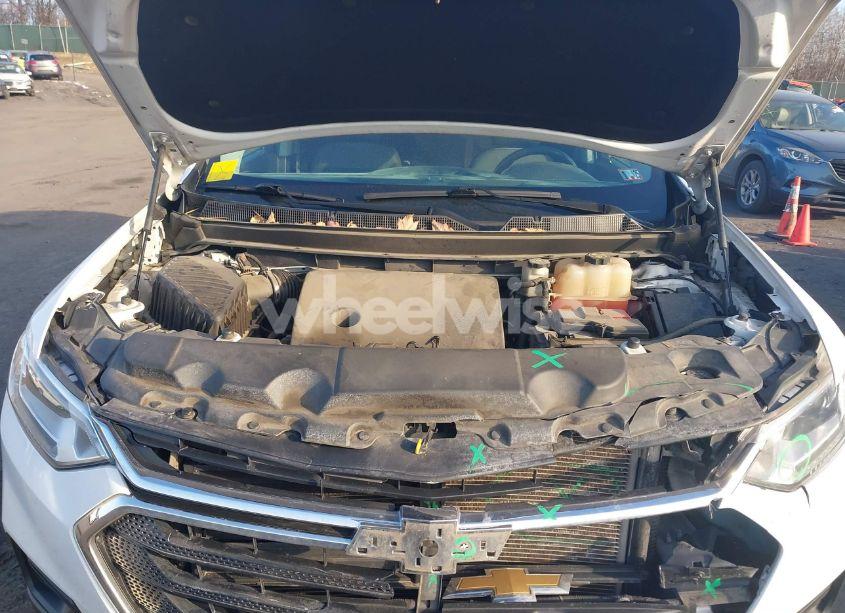 Photo 10 of 2018 Chevrolet Traverse LS (VIN 1GNEVFKW6JJ189896)