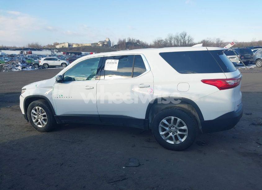 Photo 14 of 2018 Chevrolet Traverse LS (VIN 1GNEVFKW6JJ189896)