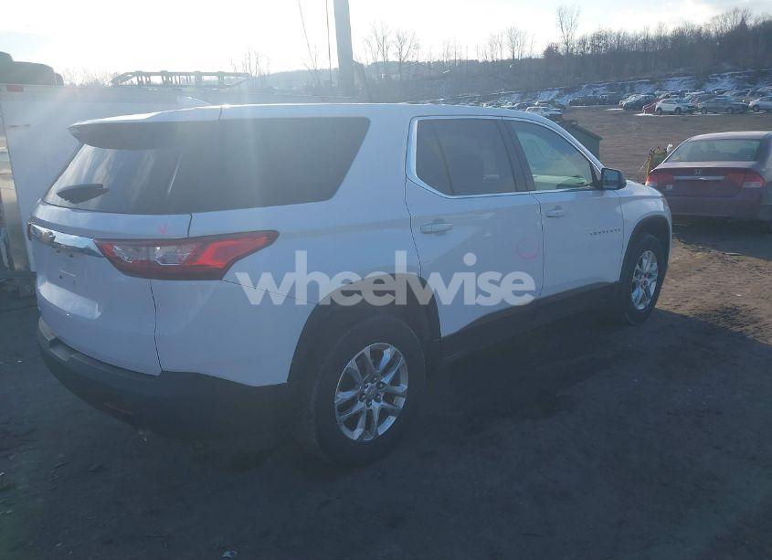 Photo 4 of 2018 Chevrolet Traverse LS (VIN 1GNEVFKW6JJ189896)