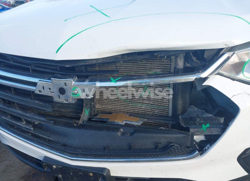 Photo 6 of 2018 Chevrolet Traverse LS (VIN 1GNEVFKW6JJ189896)