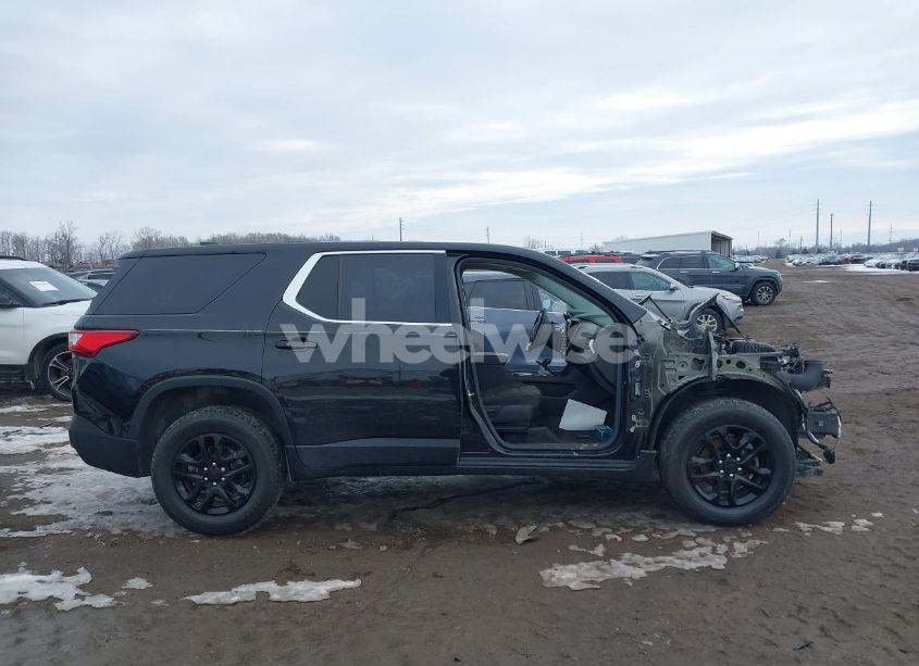 Photo 12 of 2019 Chevrolet Traverse LS (VIN 1GNEVFKW6KJ126623)