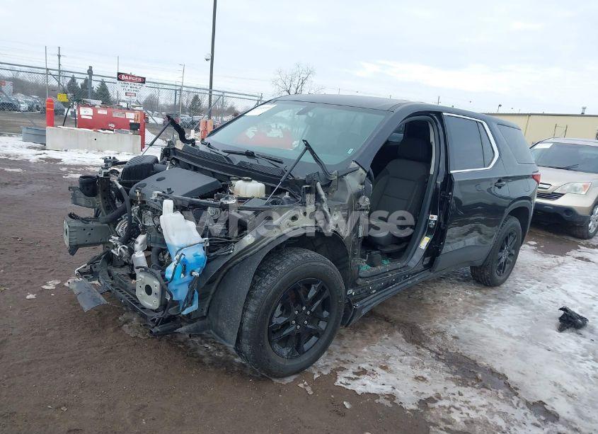 Photo 2 of 2019 Chevrolet Traverse LS (VIN 1GNEVFKW6KJ126623)