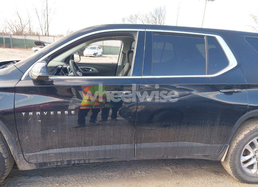 Photo 14 of 2019 Chevrolet Traverse LS (VIN 1GNEVFKW6KJ253954)