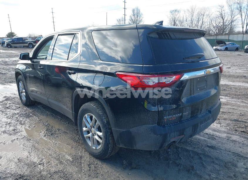 Photo 3 of 2019 Chevrolet Traverse LS (VIN 1GNEVFKW6KJ253954)
