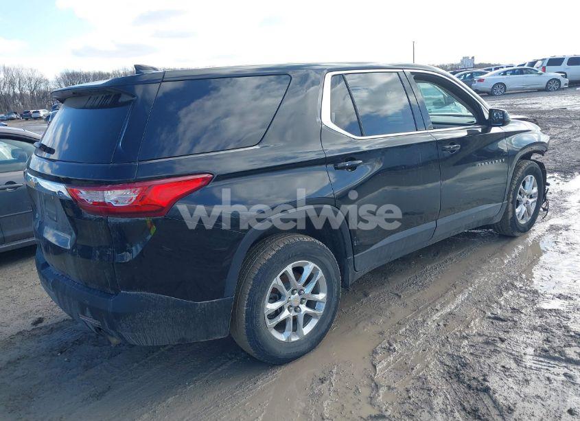 Photo 4 of 2019 Chevrolet Traverse LS (VIN 1GNEVFKW6KJ253954)