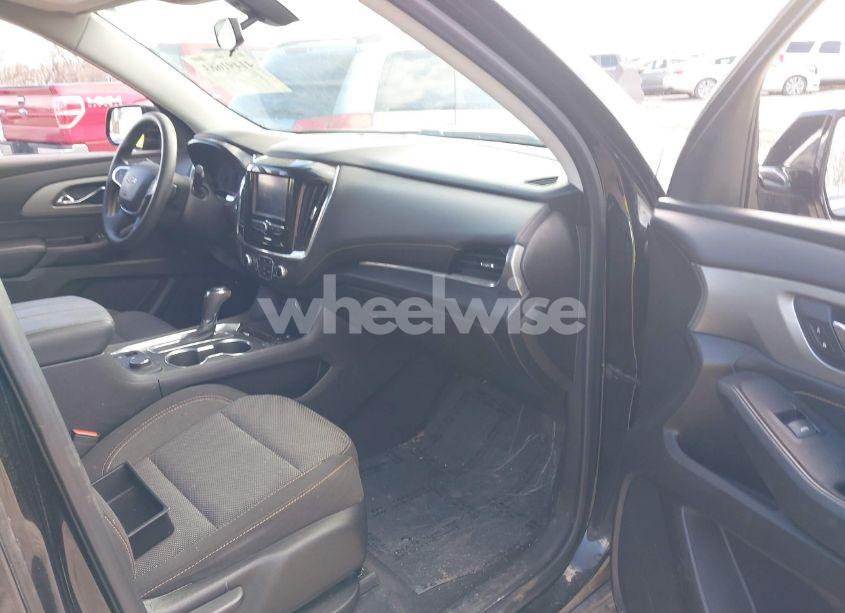 Photo 5 of 2019 Chevrolet Traverse LS (VIN 1GNEVFKW6KJ253954)