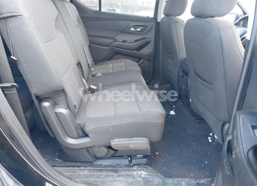 Photo 8 of 2019 Chevrolet Traverse LS (VIN 1GNEVFKW6KJ253954)