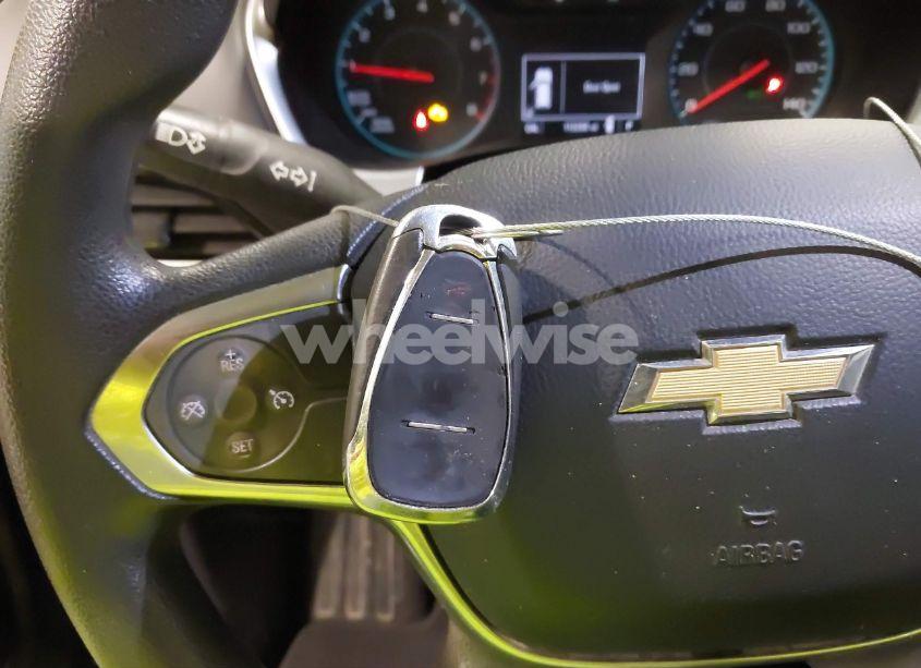 Photo 11 of 2018 Chevrolet Traverse LS (VIN 1GNEVFKW7JJ257543)