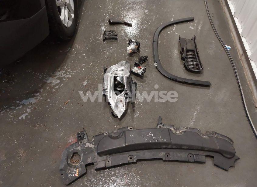 Photo 12 of 2018 Chevrolet Traverse LS (VIN 1GNEVFKW7JJ257543)