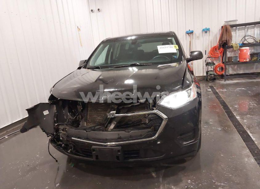 Photo 13 of 2018 Chevrolet Traverse LS (VIN 1GNEVFKW7JJ257543)