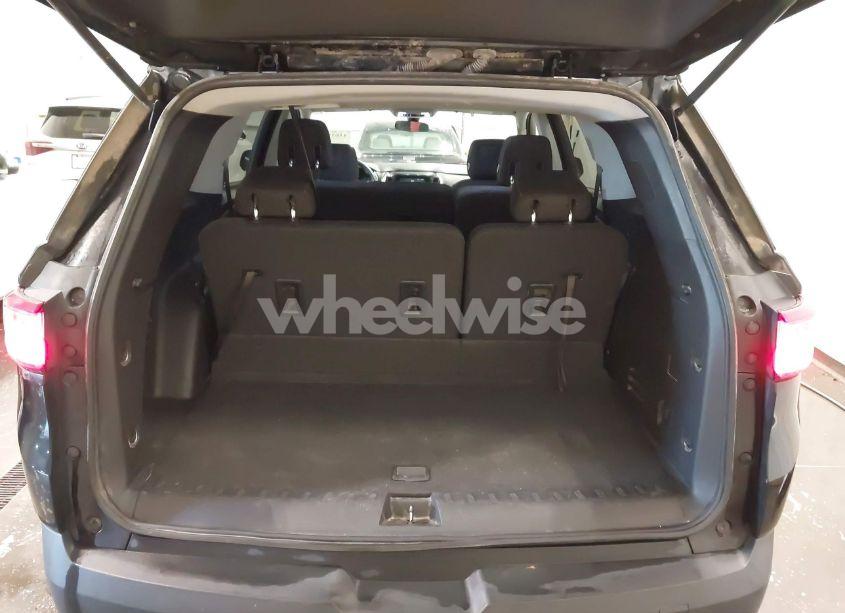 Photo 18 of 2018 Chevrolet Traverse LS (VIN 1GNEVFKW7JJ257543)