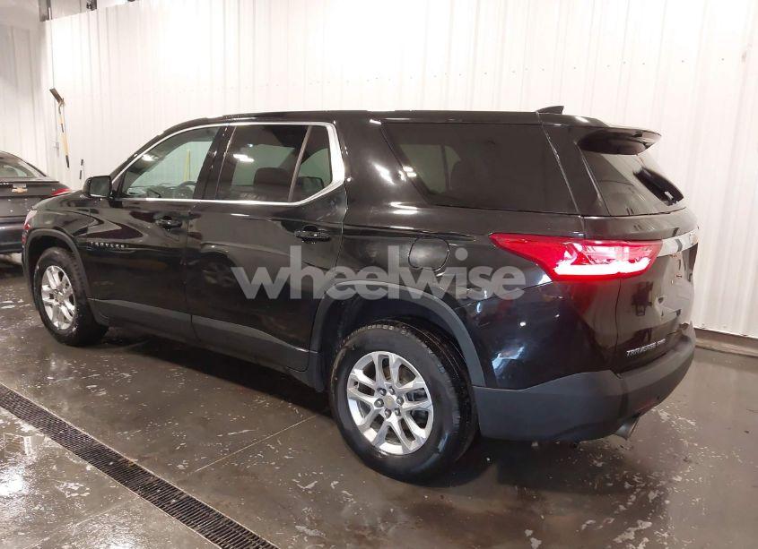 Photo 3 of 2018 Chevrolet Traverse LS (VIN 1GNEVFKW7JJ257543)