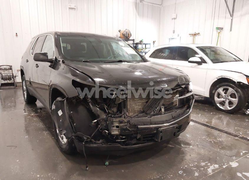 Photo 6 of 2018 Chevrolet Traverse LS (VIN 1GNEVFKW7JJ257543)