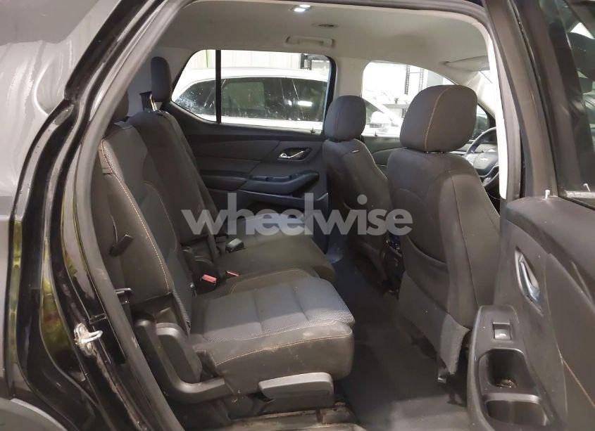 Photo 8 of 2018 Chevrolet Traverse LS (VIN 1GNEVFKW7JJ257543)