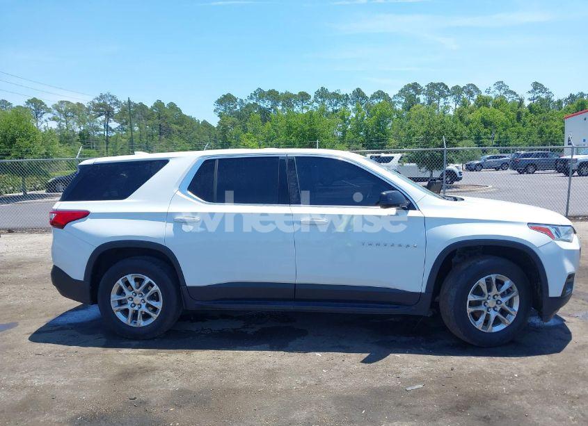 Photo 13 of 2019 Chevrolet Traverse LS (VIN 1GNEVFKW8KJ241868)