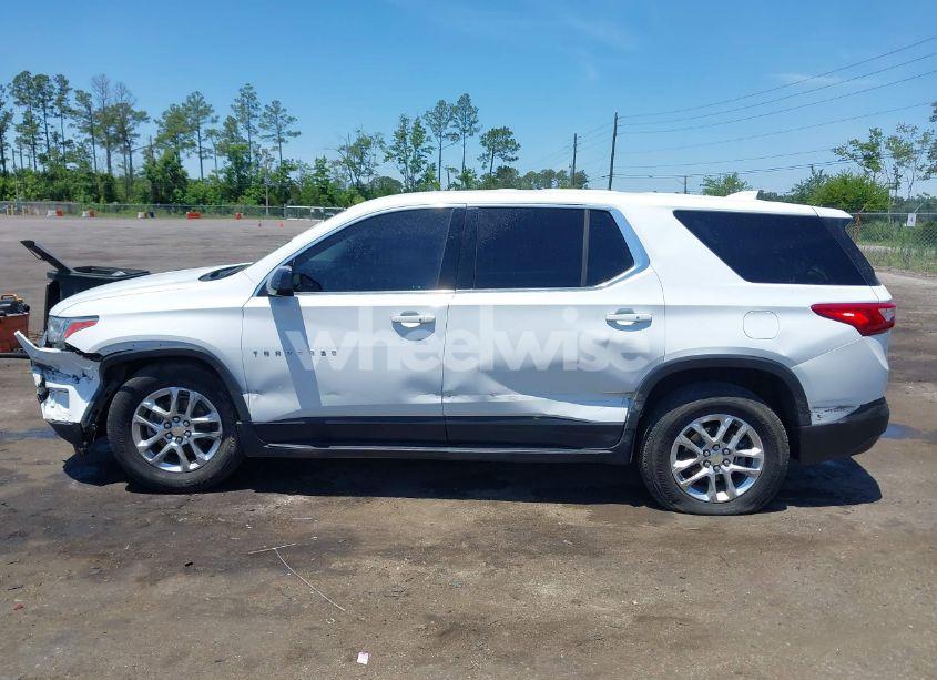 Photo 14 of 2019 Chevrolet Traverse LS (VIN 1GNEVFKW8KJ241868)