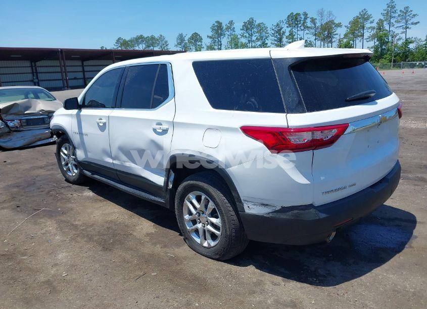 Photo 3 of 2019 Chevrolet Traverse LS (VIN 1GNEVFKW8KJ241868)