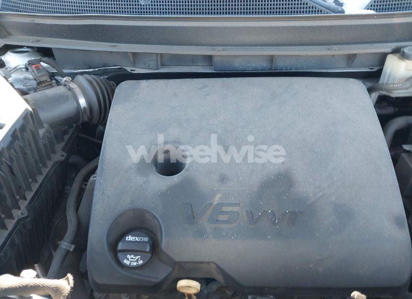 Photo 10 of 2018 Chevrolet Traverse LS (VIN 1GNEVFKW9JJ278636)