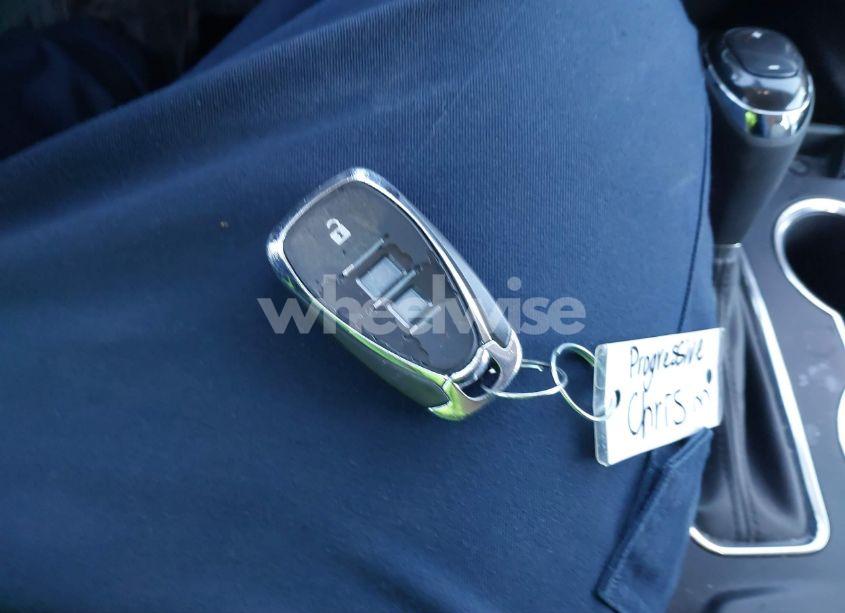 Photo 11 of 2018 Chevrolet Traverse LS (VIN 1GNEVFKW9JJ278636)