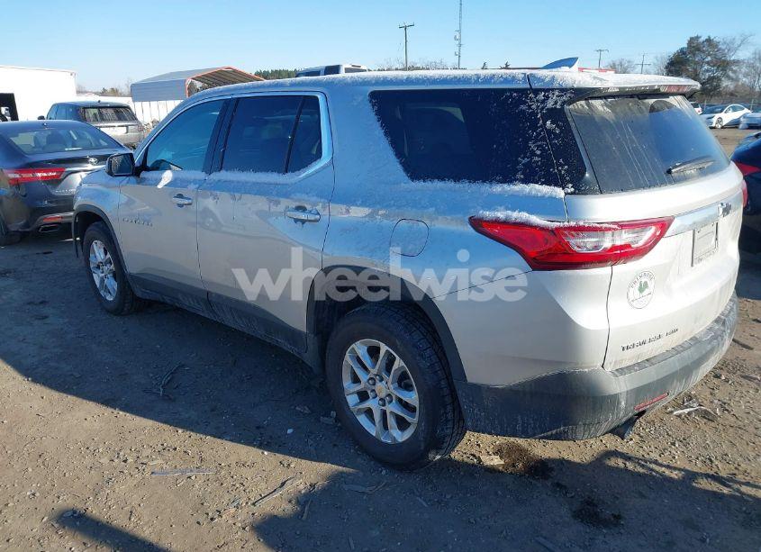 Photo 3 of 2018 Chevrolet Traverse LS (VIN 1GNEVFKW9JJ278636)