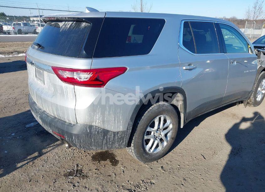 Photo 4 of 2018 Chevrolet Traverse LS (VIN 1GNEVFKW9JJ278636)